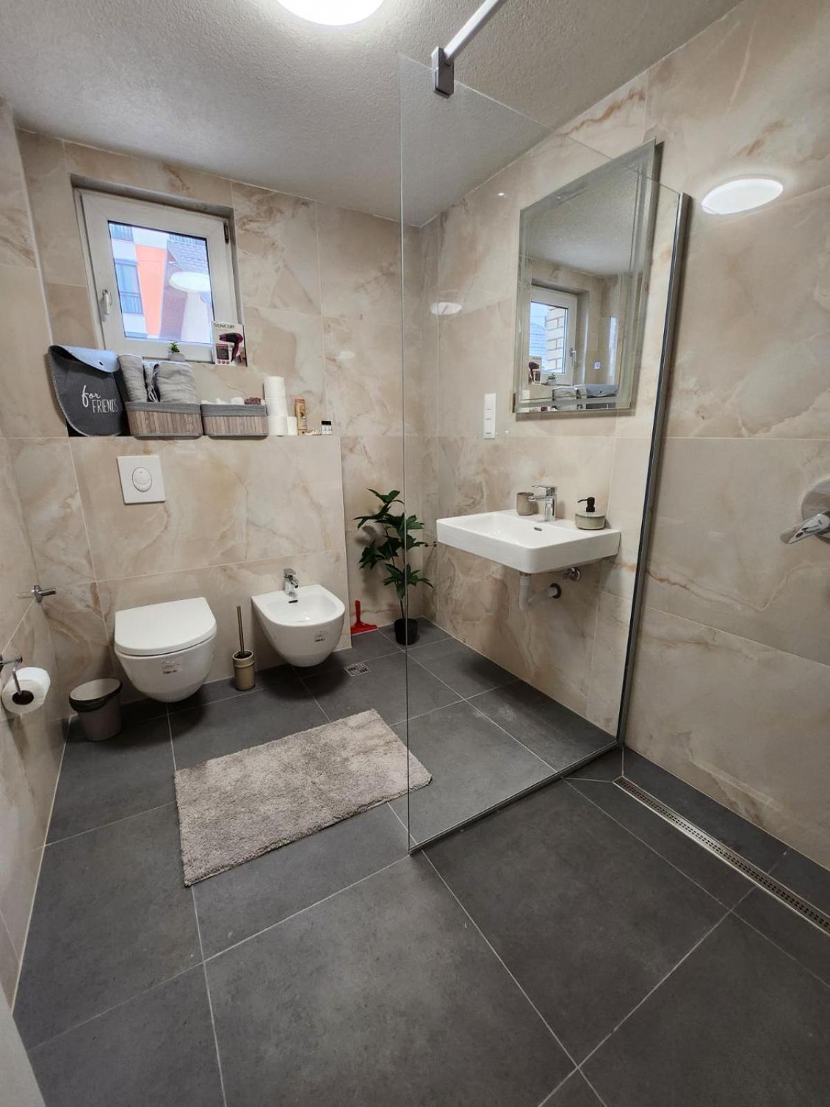 Saraj Lux Jacuzzi Apartment *